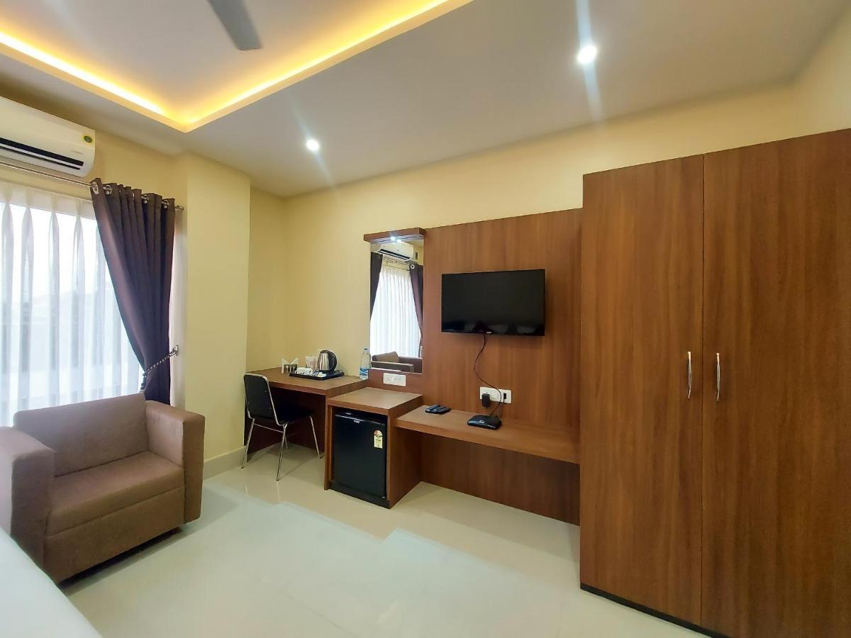 Hotel Bliss Джорхат Екстер'єр фото