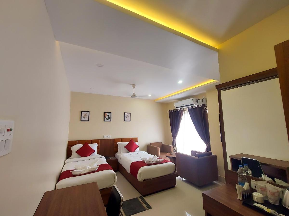 Hotel Bliss Джорхат Екстер'єр фото