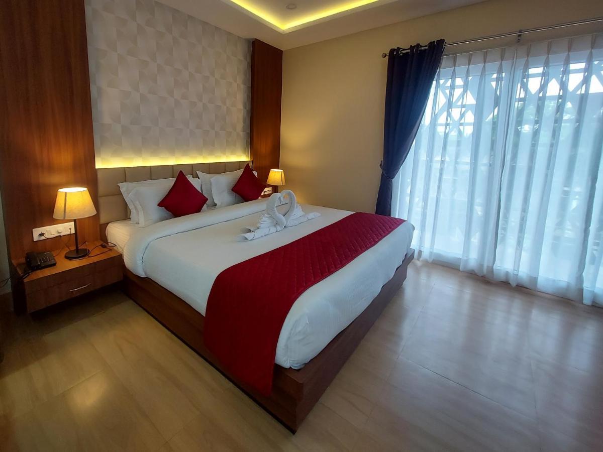 Hotel Bliss Джорхат Екстер'єр фото