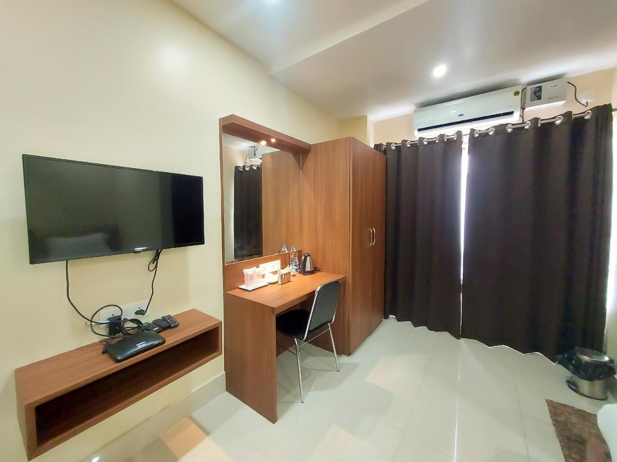Hotel Bliss Джорхат Екстер'єр фото