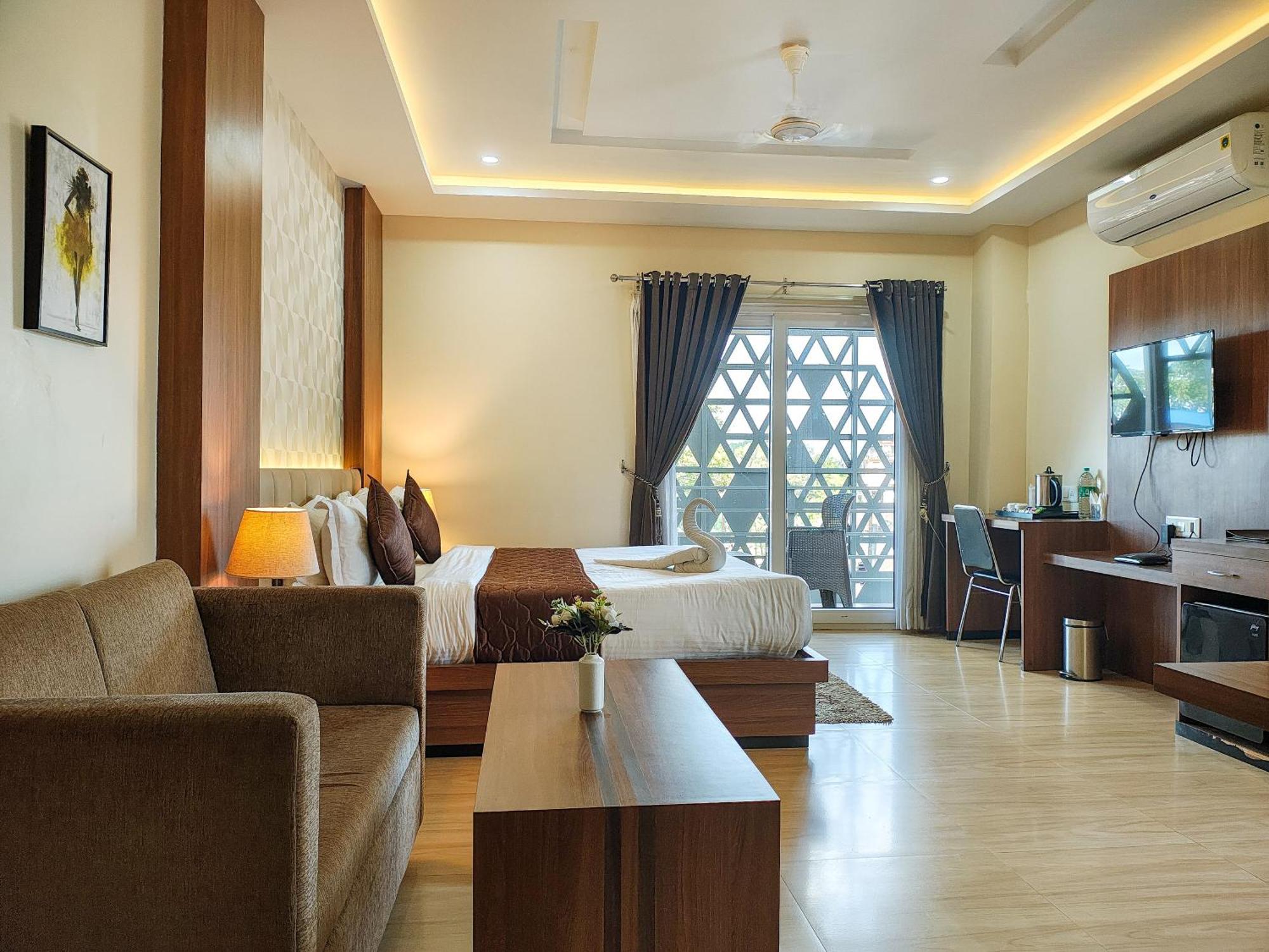 Hotel Bliss Джорхат Екстер'єр фото